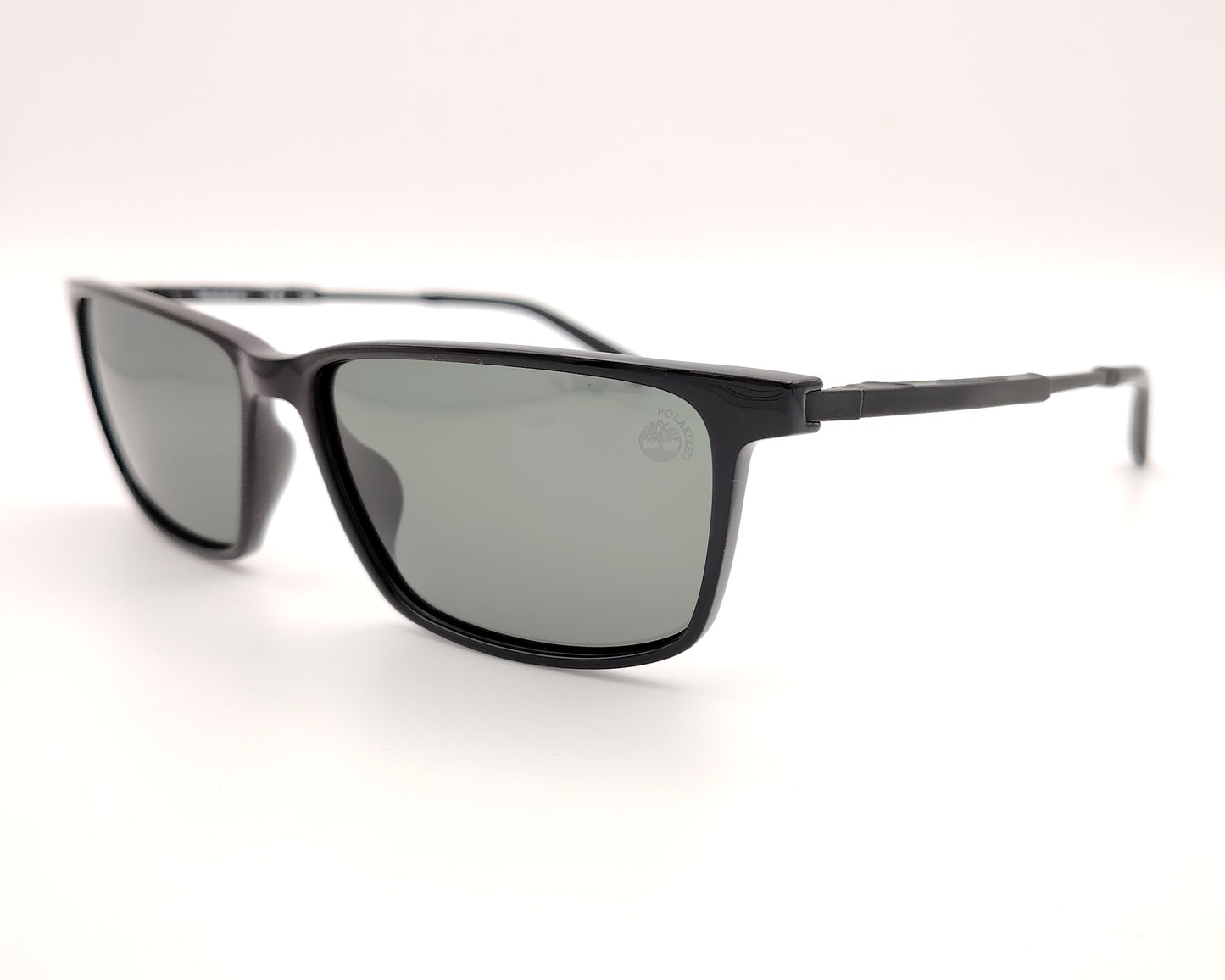gafas de sol negras polarizadas con lentes gris y diseño rectangular moderno