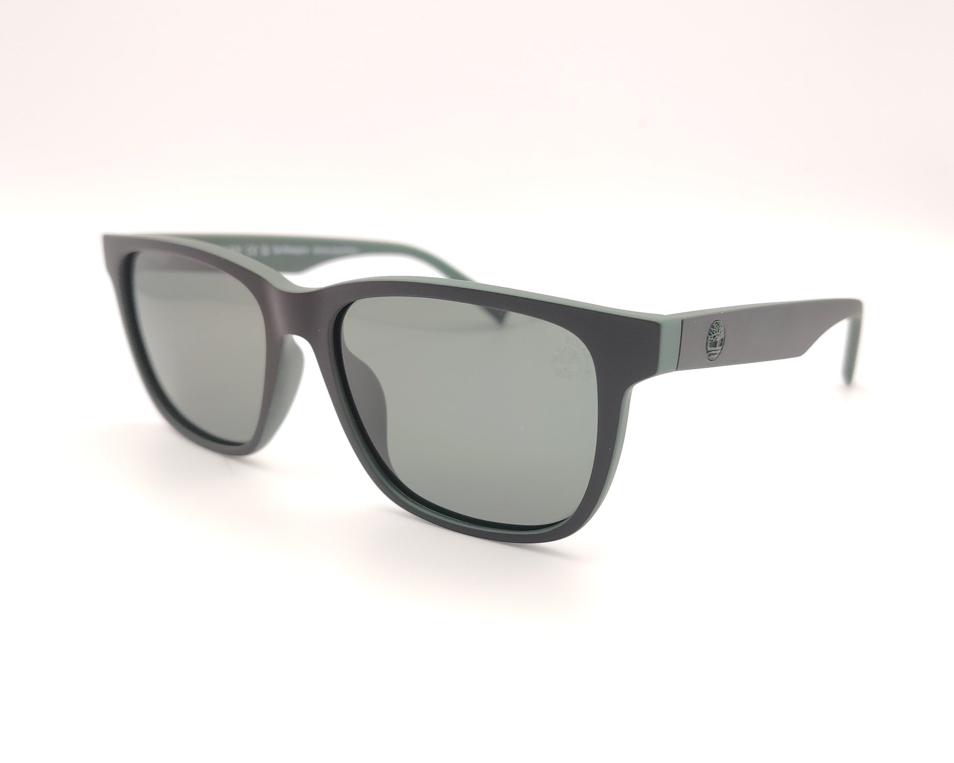 gafas de sol polarizadas cadete rectangulares en negro con interior verde para cara pequeña