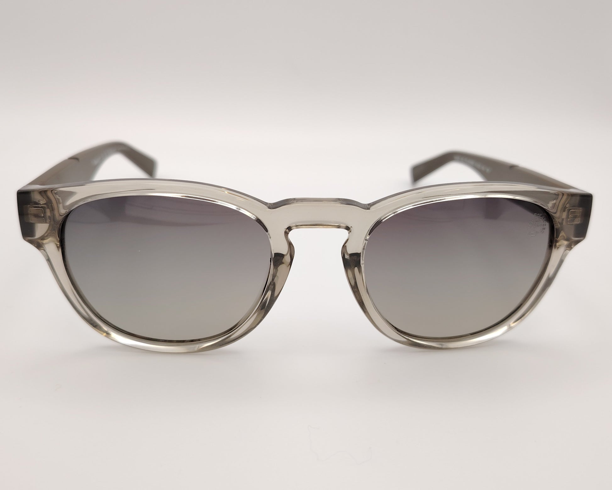 gafas de sol timberland tb9334 con montura de acetato en gris translúcido y lentes polarizadas degradadas en gris