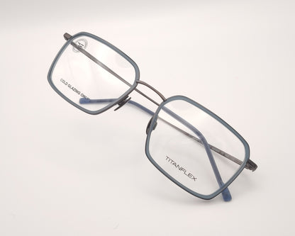 gafas titanflex rectangulares con montura gris oscuro y borde azul translúcido