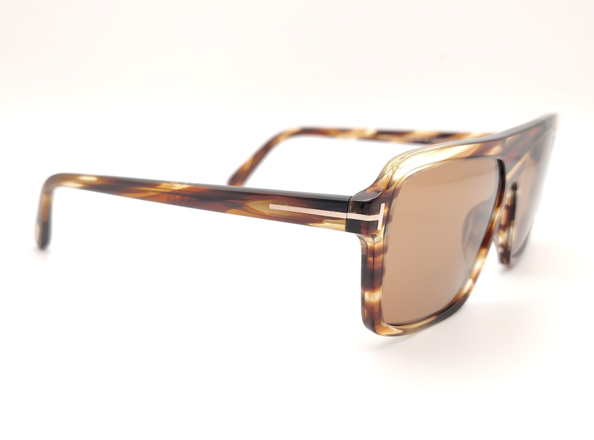 gafas de sol tom ford con montura de acetato habana claro de forma pantos, y lentes de color marrón