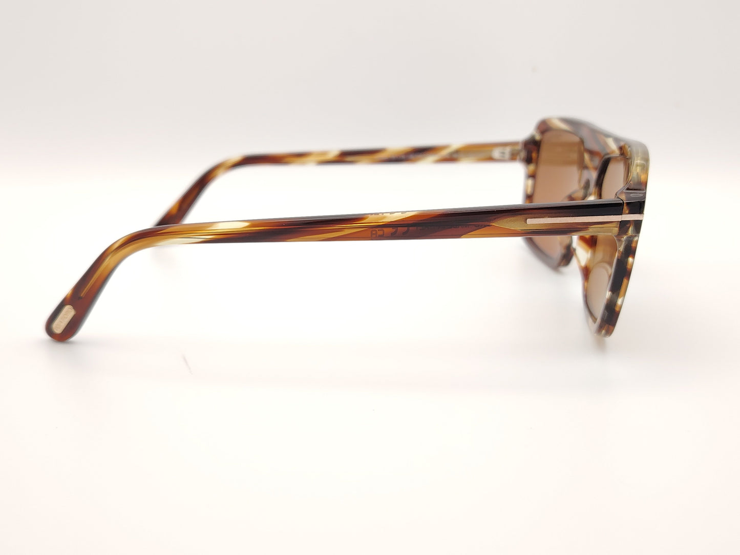 gafas de sol tom ford con montura de acetato habana claro de forma pantos, puente en llave y lentes de color marrón