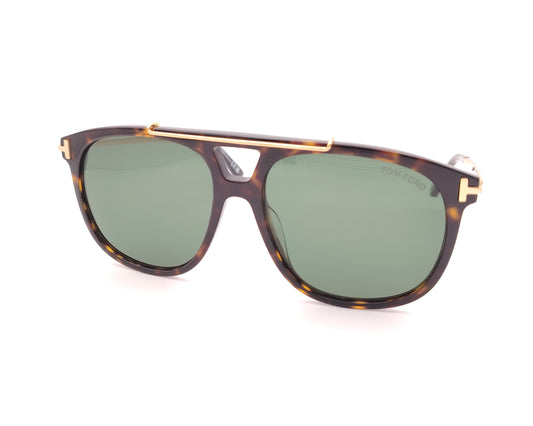 gafas de sol aviador con montura carey y lentes verdes con detalles dorados