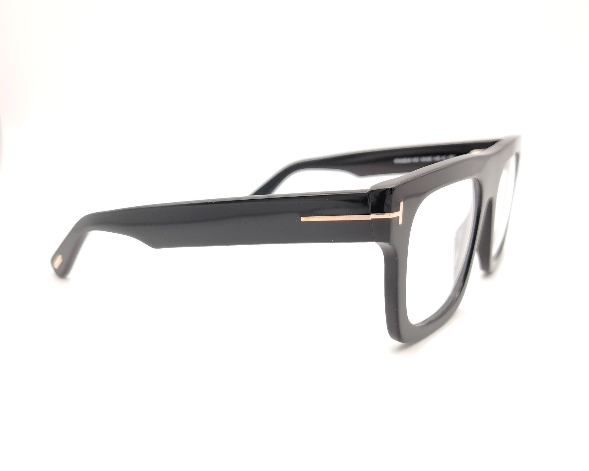 gafas de pasta negra rectangulares con clip solar marrón