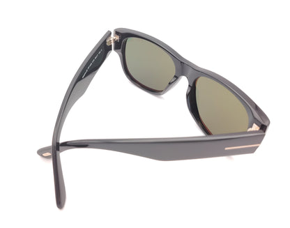gafas de sol tom ford tf1405 01n de acetato negro brillante con lentes verdes y varillas anchas con detalle metálico dorado