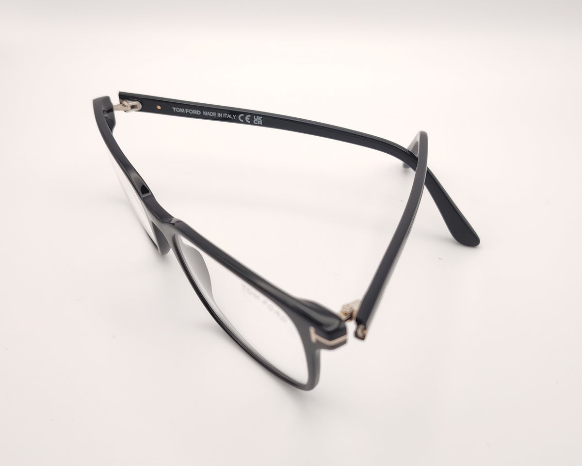 gafas tom ford tf5831 001 negras rectangulares con detalle metálico en t