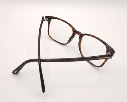 gafas tom ford tf5831 en pasta carey rectangulares con detalle metálico en t