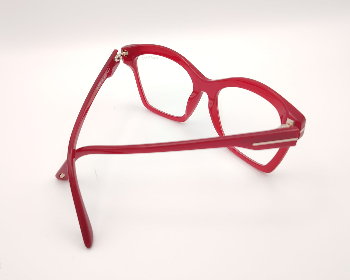 gafas graduadas tom ford tf5965 075 de acetato rojo brillante con forma cat eye geométrica y detalles metálicos en las varillas