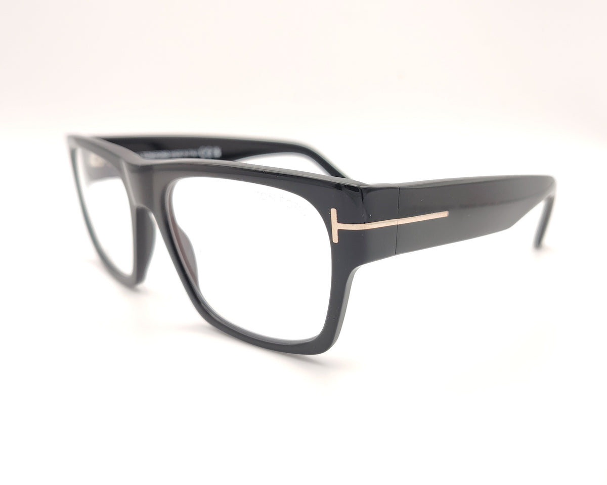 gafas tom ford negras rectangulares con detalle metálico en las varillas