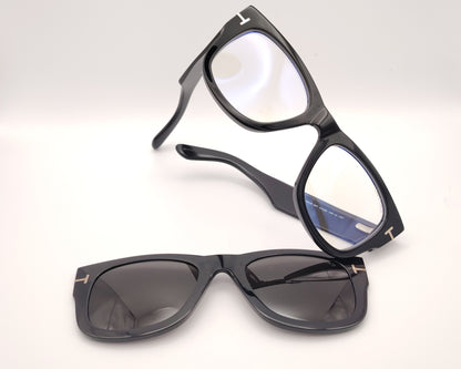 gafas tom ford negras cuadradas con clip solar magnético y detalle metálico en la varilla
