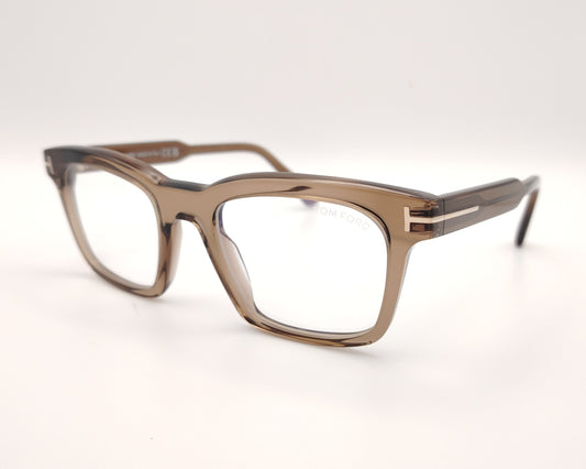 gafas tom ford marrón translúcido rectangulares con detalle metálico en las varillas