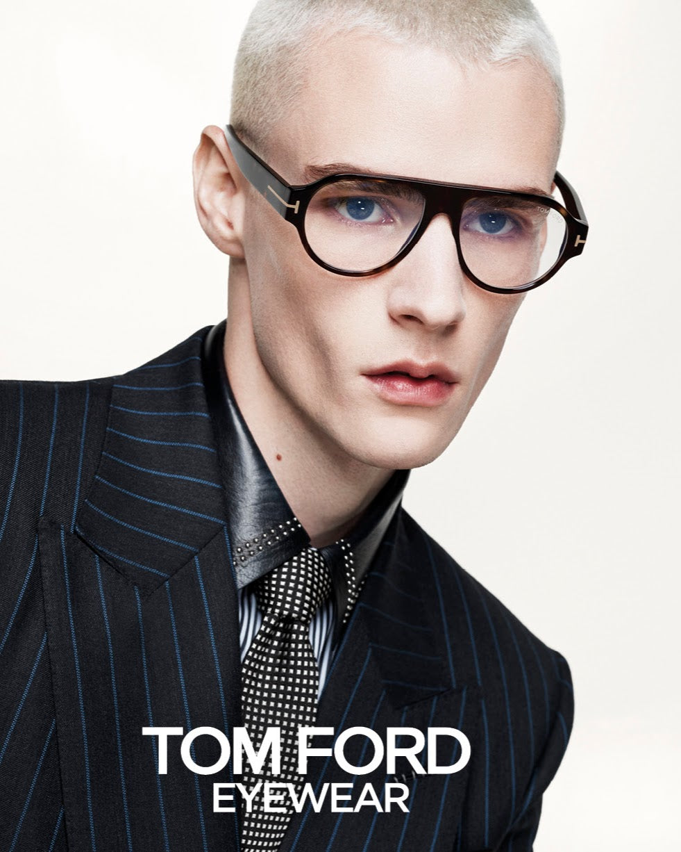 gafas tom ford negras de acetato estilo aviador con frontal amplio y varillas anchas