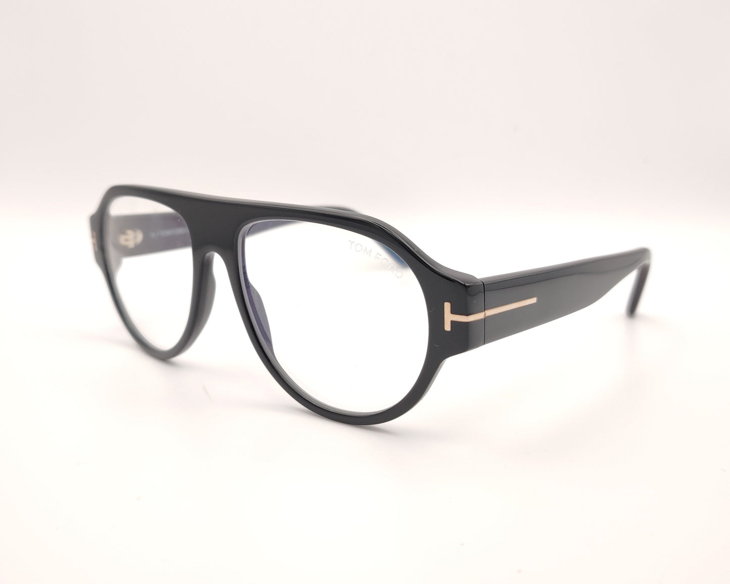 gafas tom ford negras de acetato estilo aviador con frontal amplio y varillas anchas