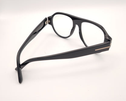 gafas tom ford negras de acetato estilo aviador con frontal amplio y varillas anchas
