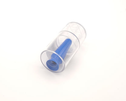 ventosa azul para lentes esclerales dentro de estuche transparente