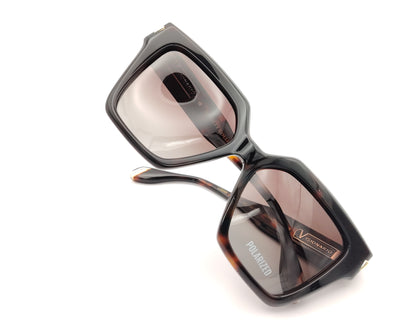 gafas de sol cuadradas en color carey oscuro y lentes polarizadas degradadas marrones