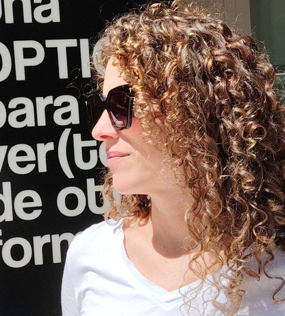 gafas de sol cuadradas en color carey oscuro y lentes polarizadas degradadas marrones