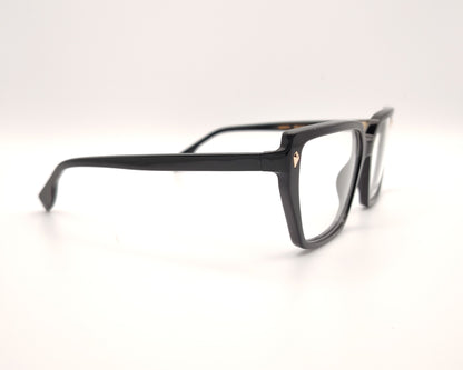 gafas de pasta negras con forma rectangular y detalle dorado en las esquinas delanteras, modelo visionario