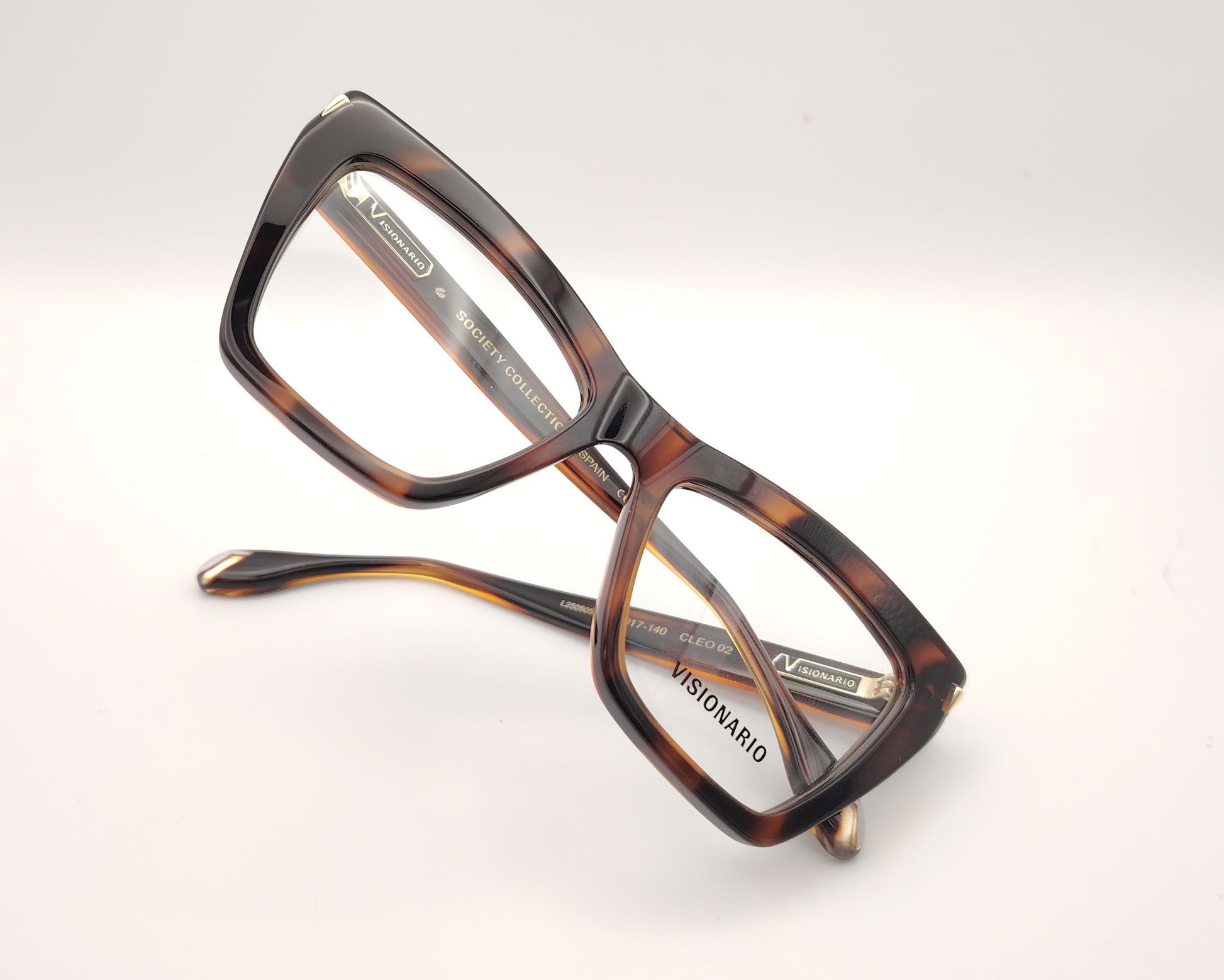 gafas de vista cat eye en acetato carey oscuro con detalles dorados de la marca visionario