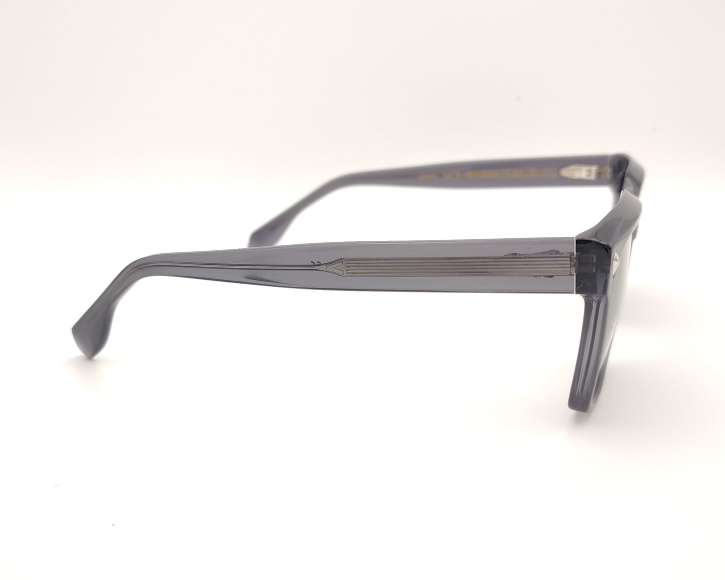 gafas de sol visionario rectangulares gris translúcido con lentes polarizadas oscuras