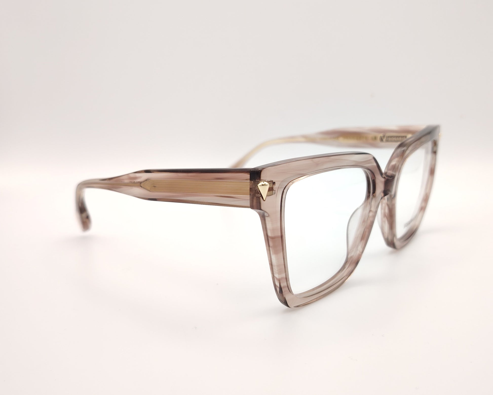 gafas de acetato cuadradas color nude ahumado con detalle dorado en la varilla