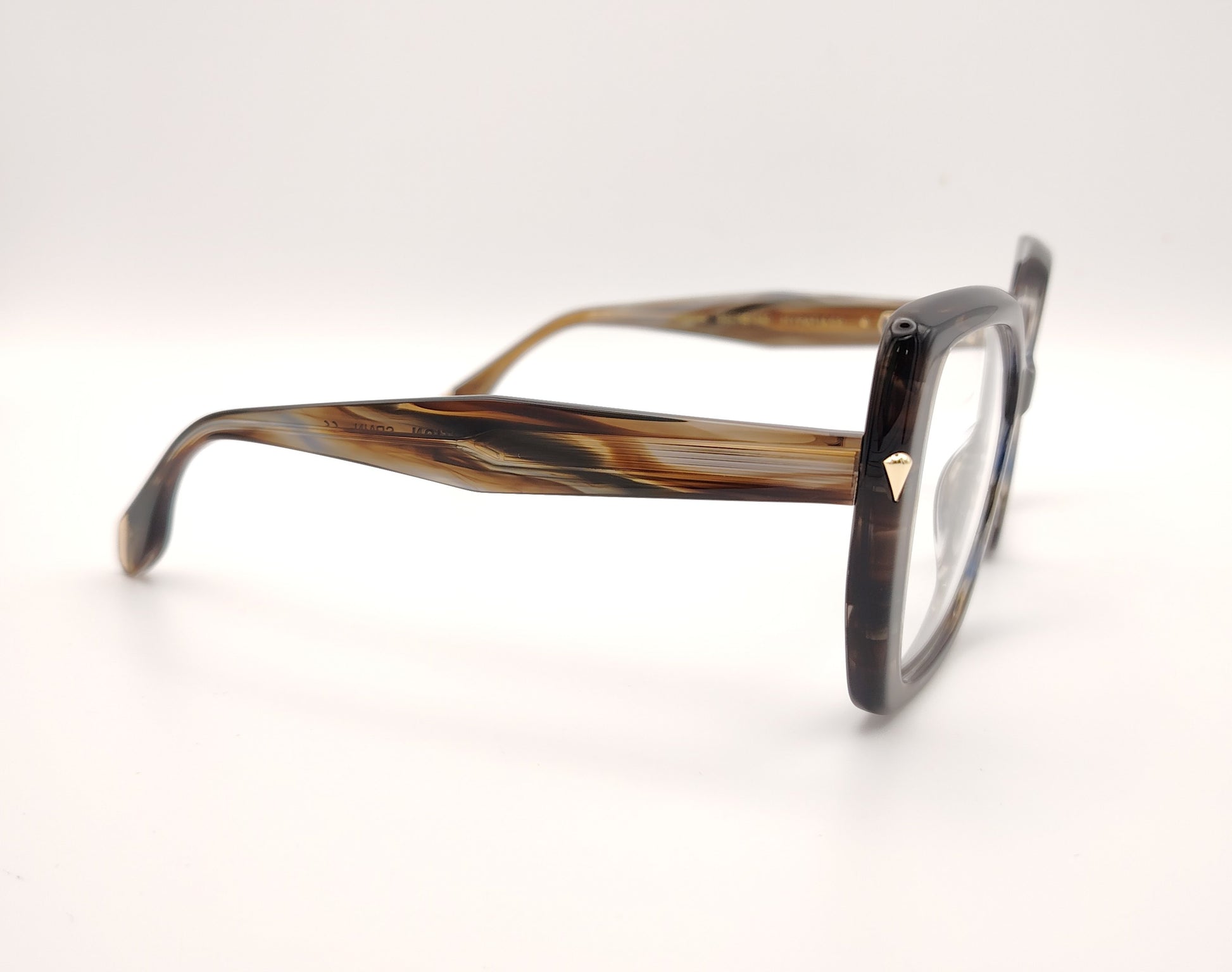 gafas grandes con forma mariposa y montura marrón jaspeada marca visionario