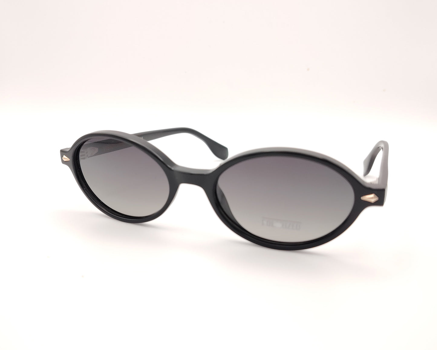 gafas de sol visionario negras ovaladas con lentes polarizadas oscuras