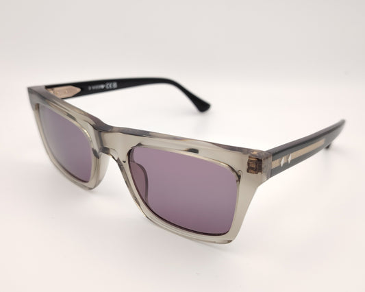 web we0362 95a gafas de sol de acetato en formato cuadrado en color gris traslúcido con las varillas en negro