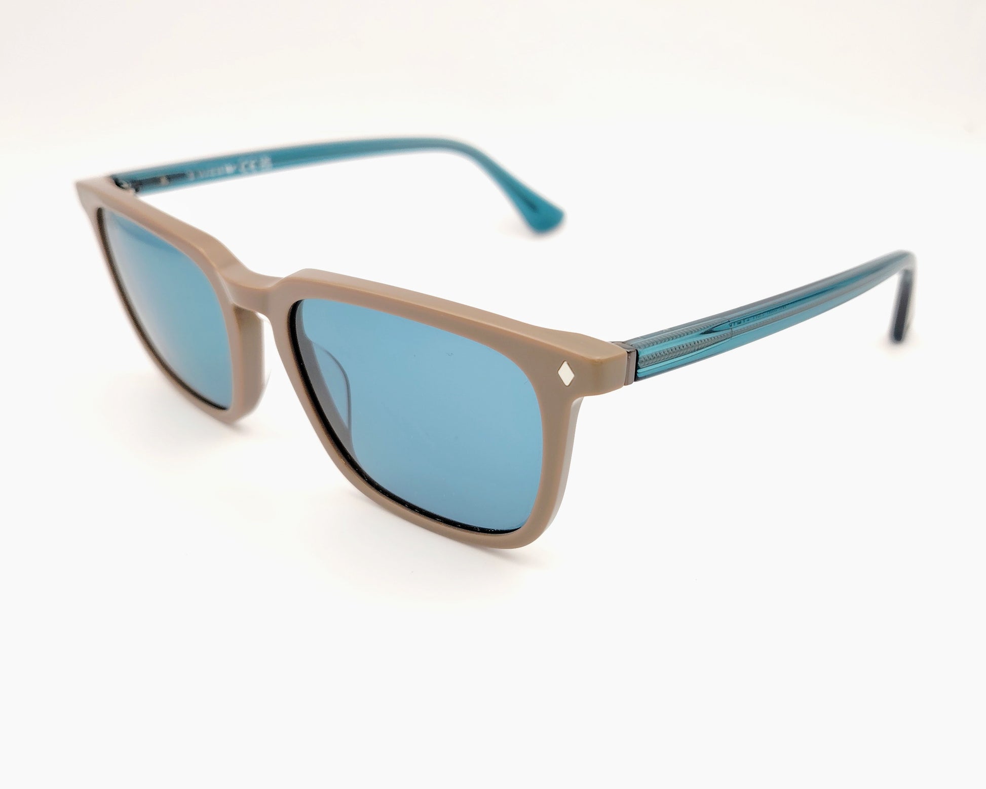web we369 59v gafas de acetato en formato cuadrado de color arena con los cristales y las varillas en azul