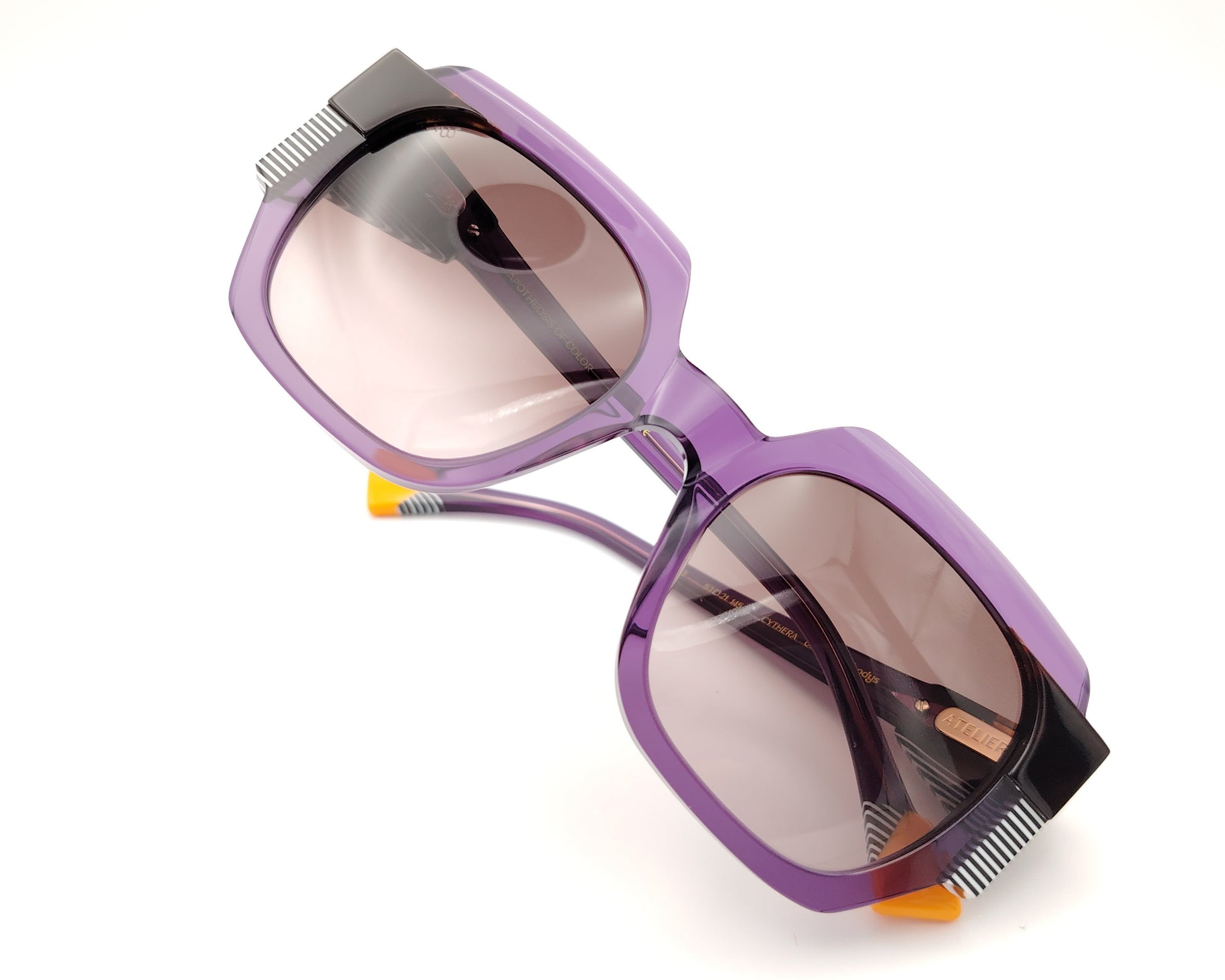 gafas de sol de forma geométrica en lila translúcido y carey con lentes degradadas marrón