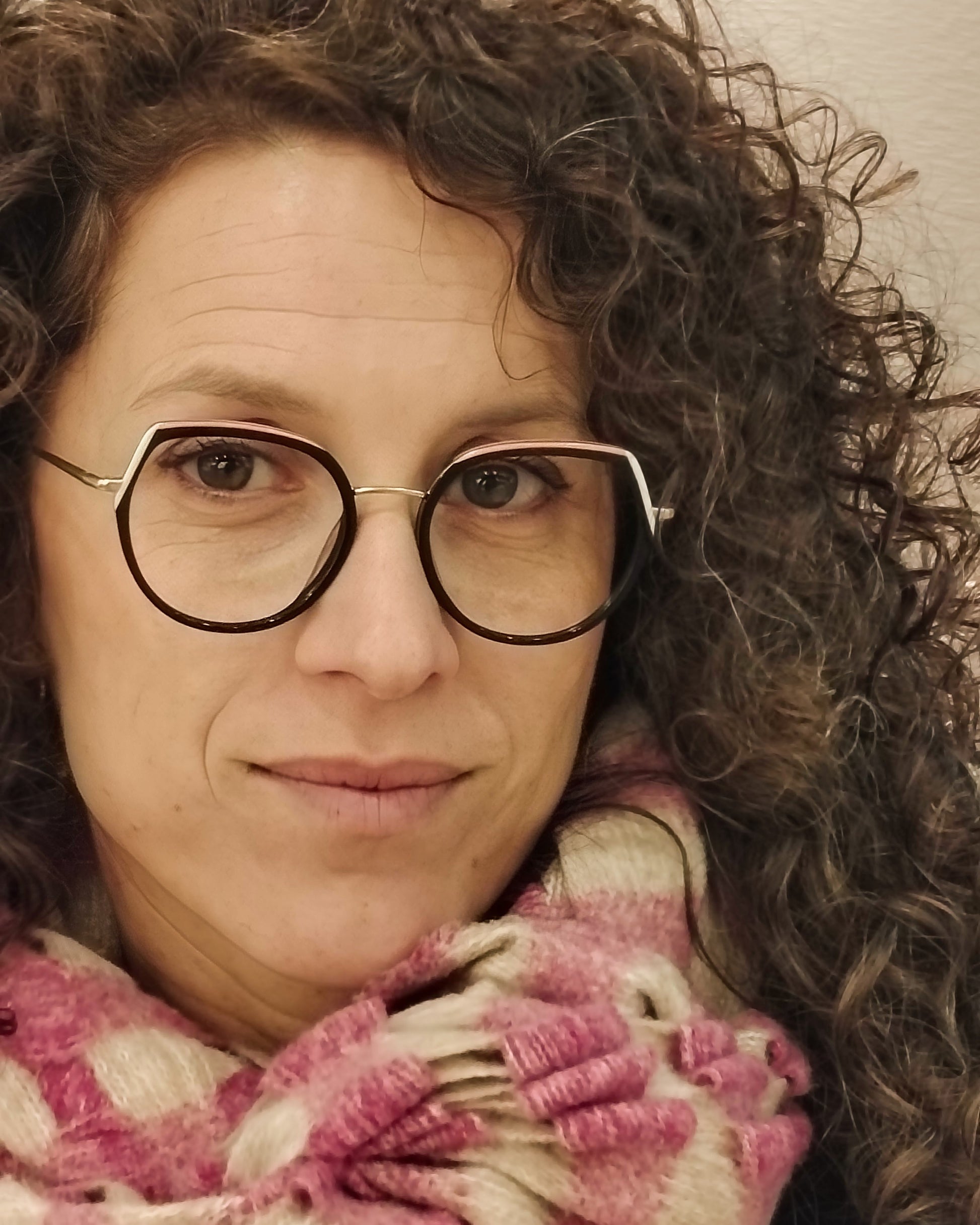 woodys ionna 01 gafas de vista en metal con combinación de negro y dorado diseño geométrico con bordes sutiles que aportan un estilo moderno y sofisticado