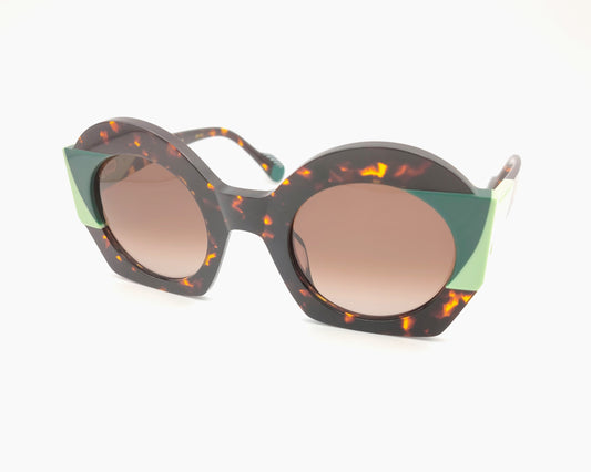 gafas de sol woodys lark 02 oversize carey con detalles verdes y lentes marrones degradadas