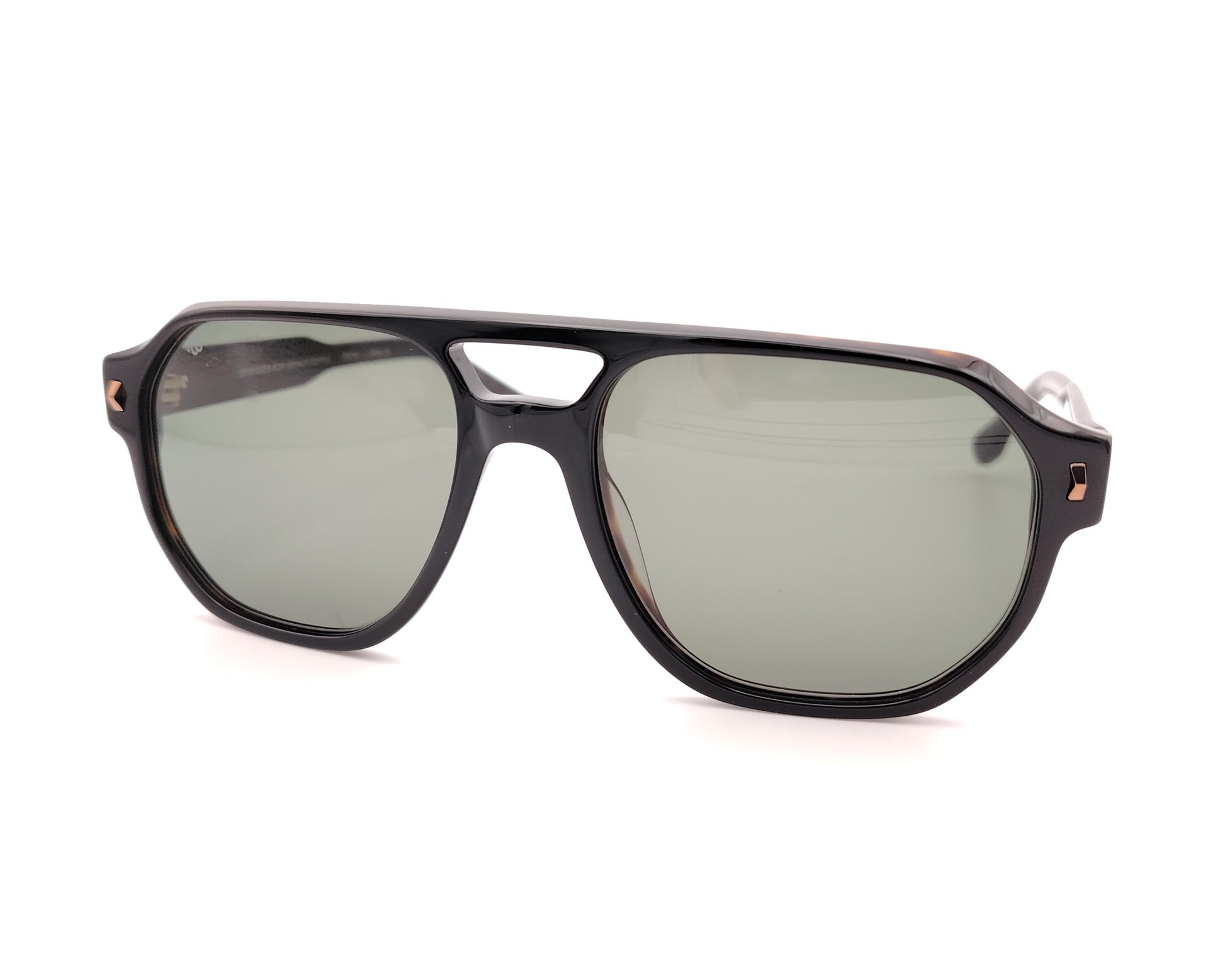 gafas de sol aviador en acetato oscuro con lentes verde gris y detalles metálicos dorados